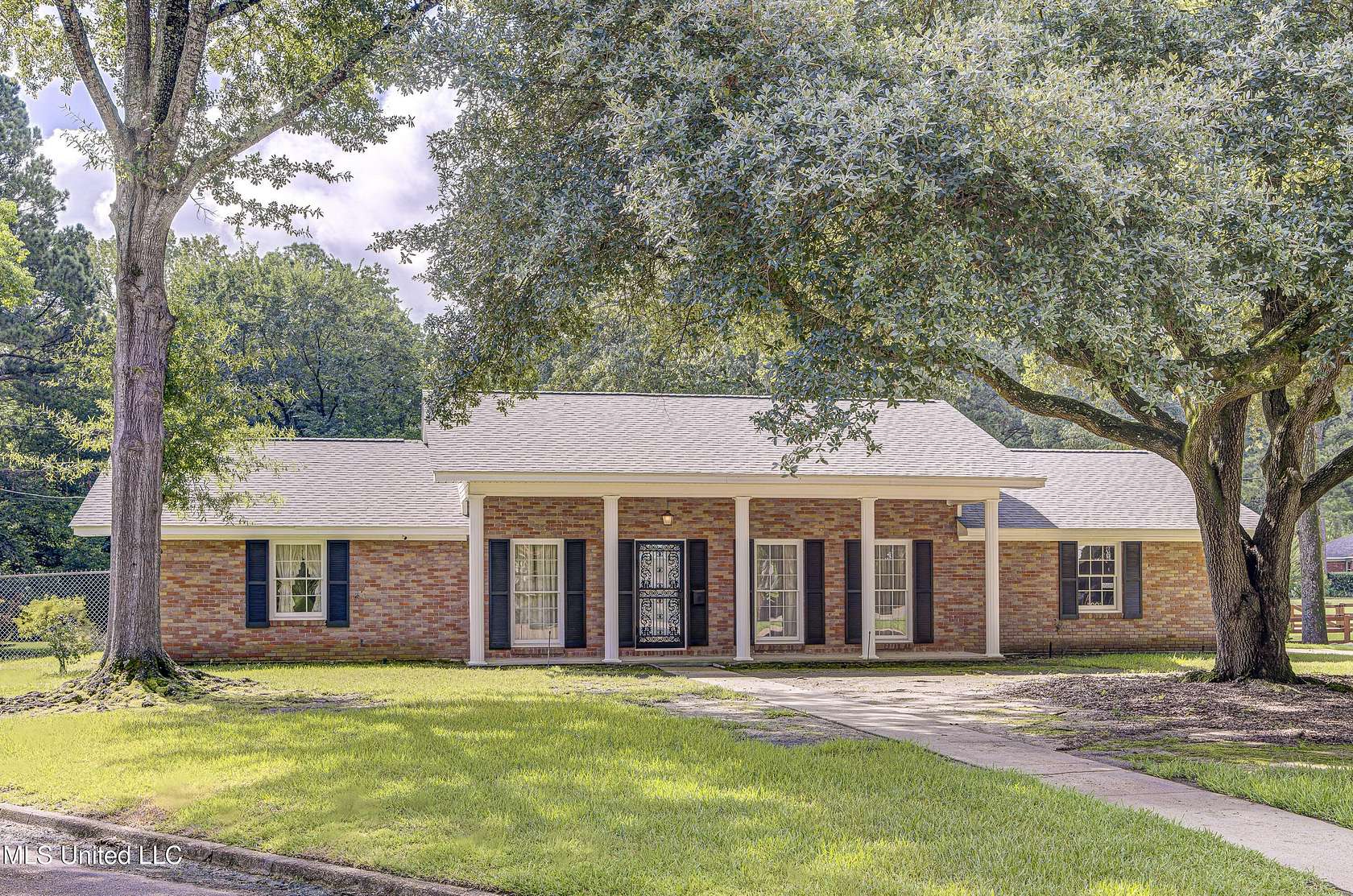 1.5 Acres of Residential Land with Home for Sale in Jackson, Mississippi