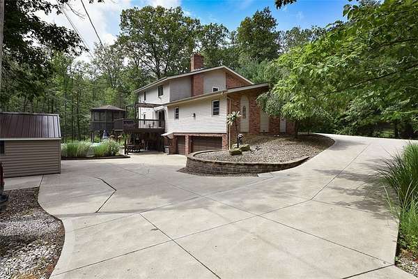 4 Acres of Residential Land with Home for Sale in Broadview Heights, Ohio