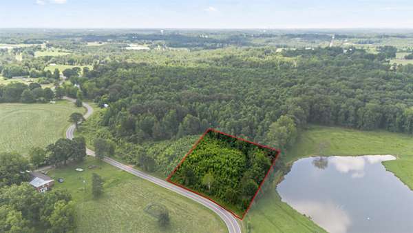 1 Acre of Residential Land for Sale in Falkville, Alabama