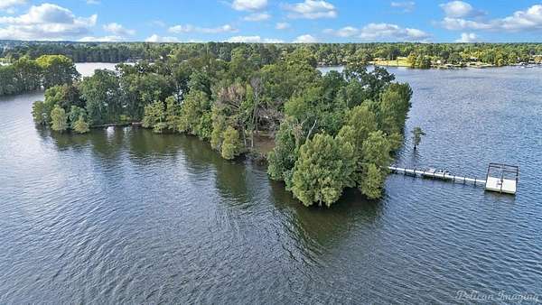 2.5 Acres of Residential Land with Home for Sale in Shreveport, Louisiana