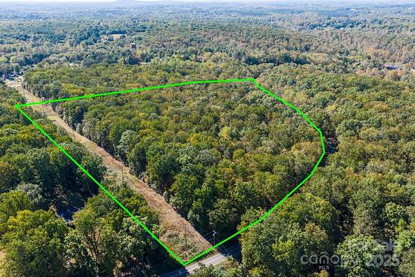 25.5 Acres of Recreational Land for Sale in Lincolnton, North Carolina