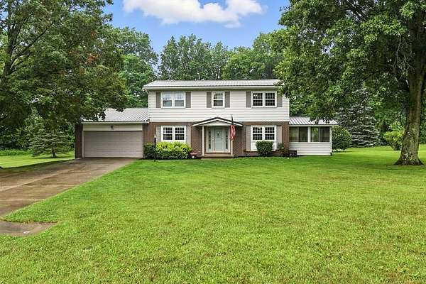 1.59 Acres of Residential Land with Home for Sale in Mansfield, Ohio