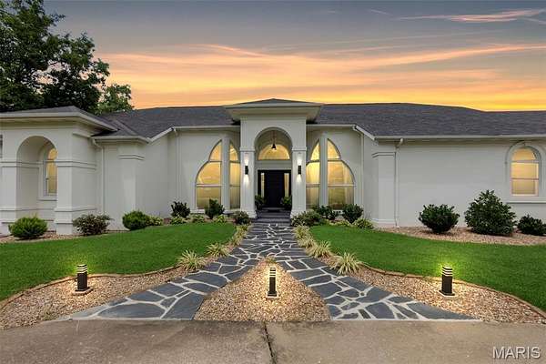 2 Acres of Residential Land with Home for Sale in Cape Girardeau, Missouri