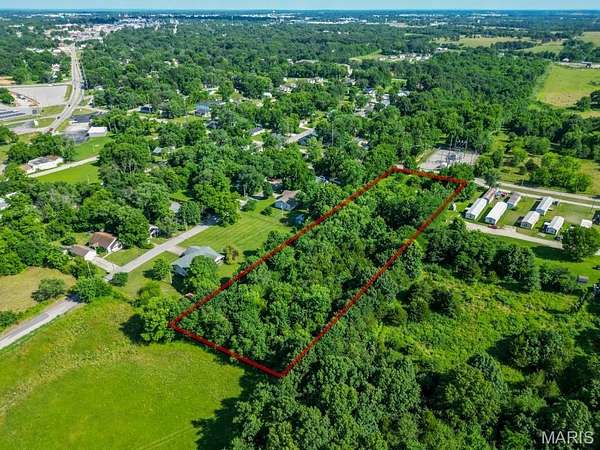 2.5 Acres of Residential Land for Sale in Lebanon, Missouri
