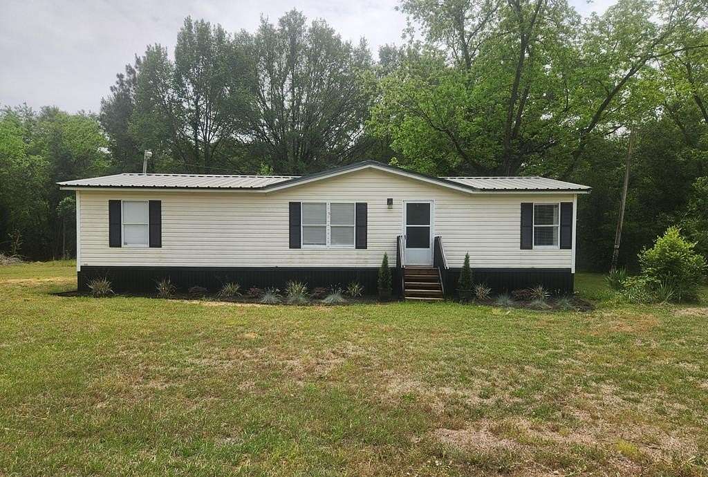 1.5 Acres of Land with Home for Sale in Albany, Georgia