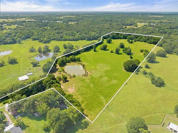 17 Acres of Land for Sale in Campbell, Texas
