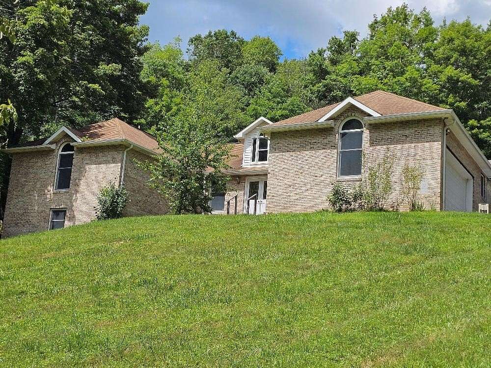 6 Acres of Residential Land with Home for Sale in Troutdale, Virginia