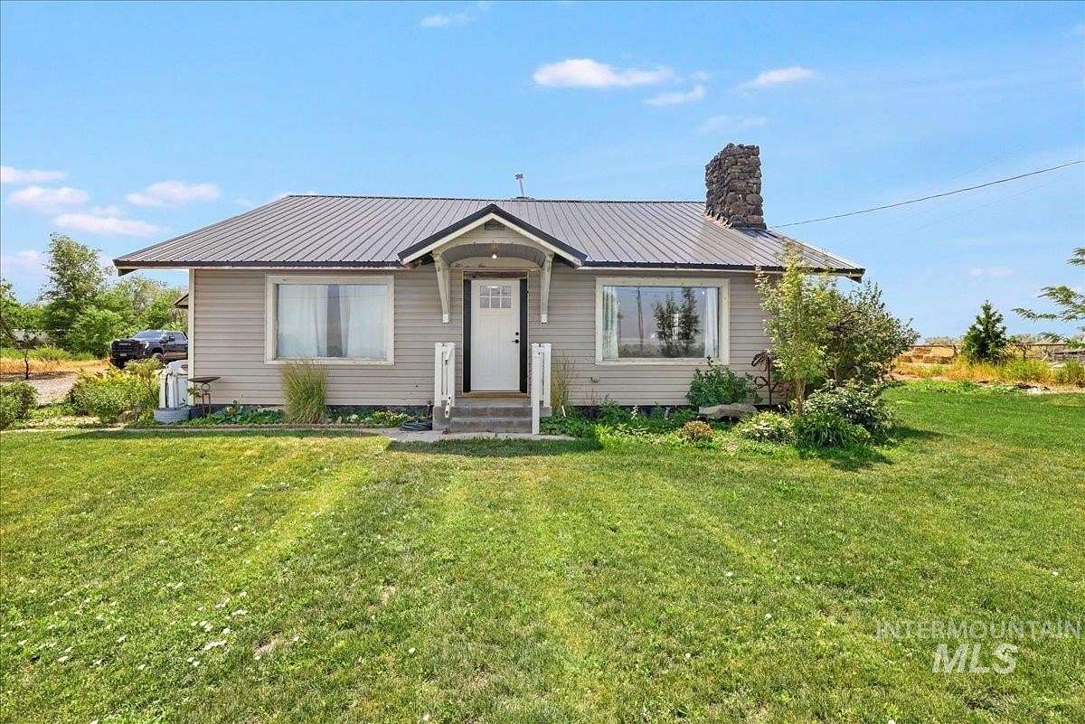 12 Acres of Land with Home for Sale in Buhl, Idaho