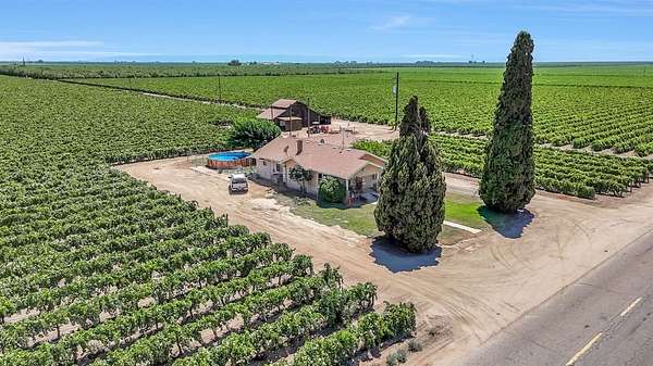 39.4 Acres of Land with Home for Sale in Madera, California