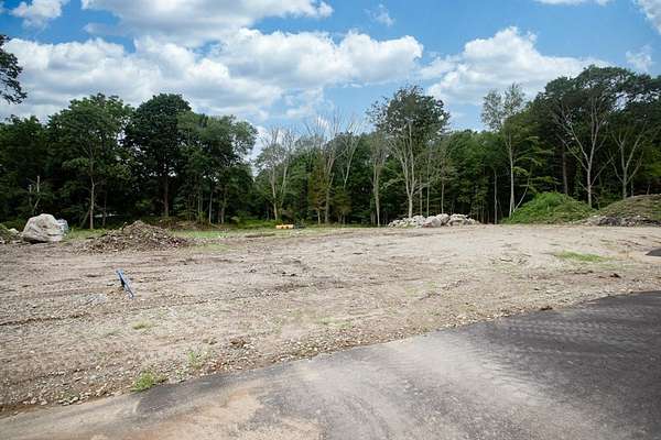 1.64 Acres of Residential Land for Sale in Freetown Town, Massachusetts