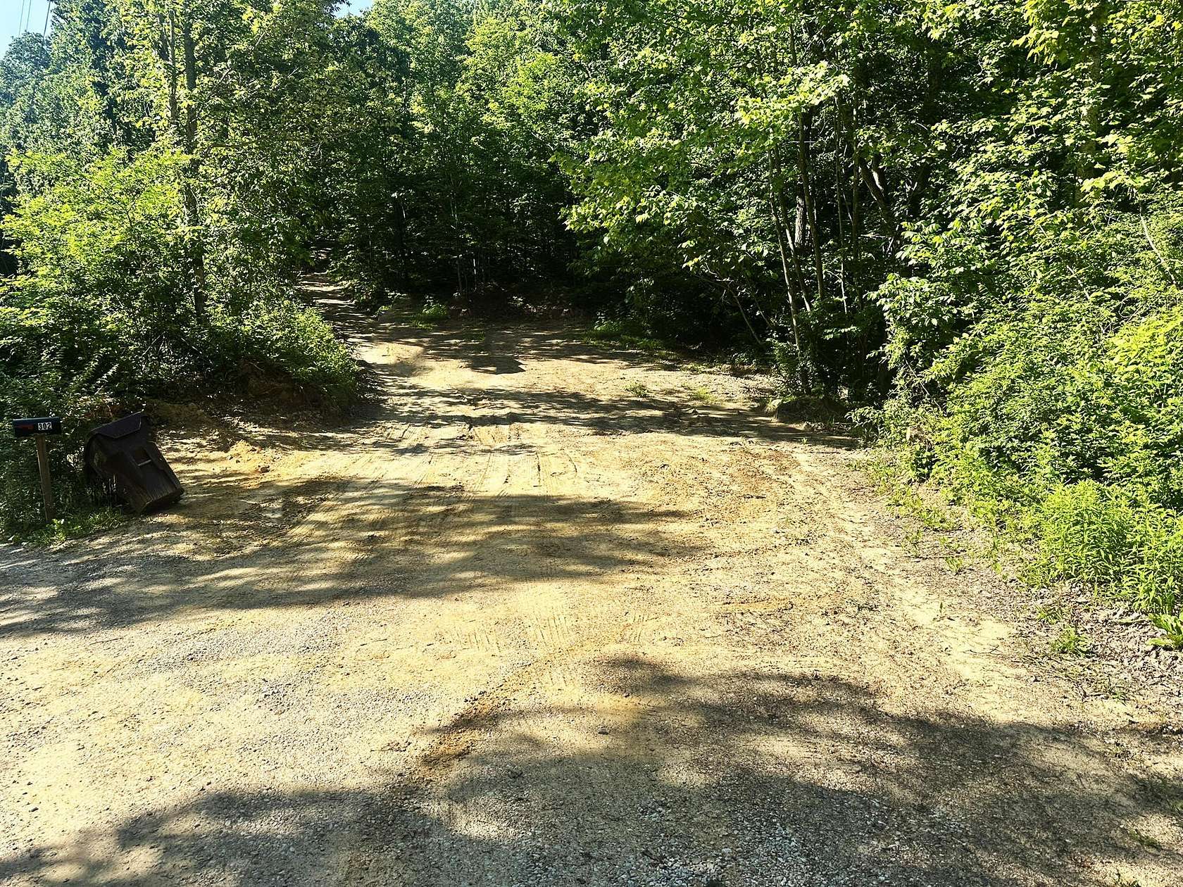 20 Acres of Recreational Land for Sale in Irvine, Kentucky