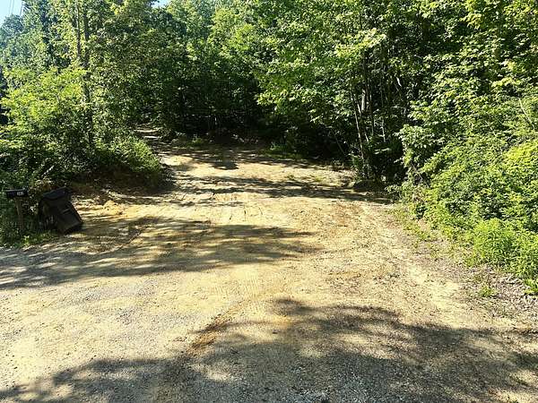 20 Acres of Recreational Land for Sale in Irvine, Kentucky