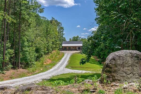 9 Acres of Residential Land with Home for Sale in Carlton, Georgia