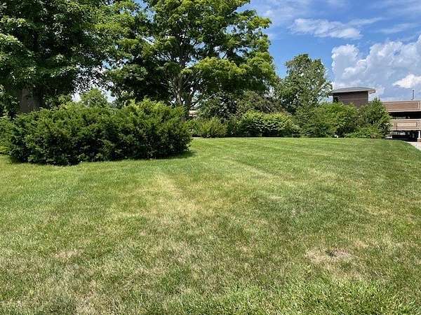 0.3 Acres of Residential Land for Sale in Libertyville, Illinois