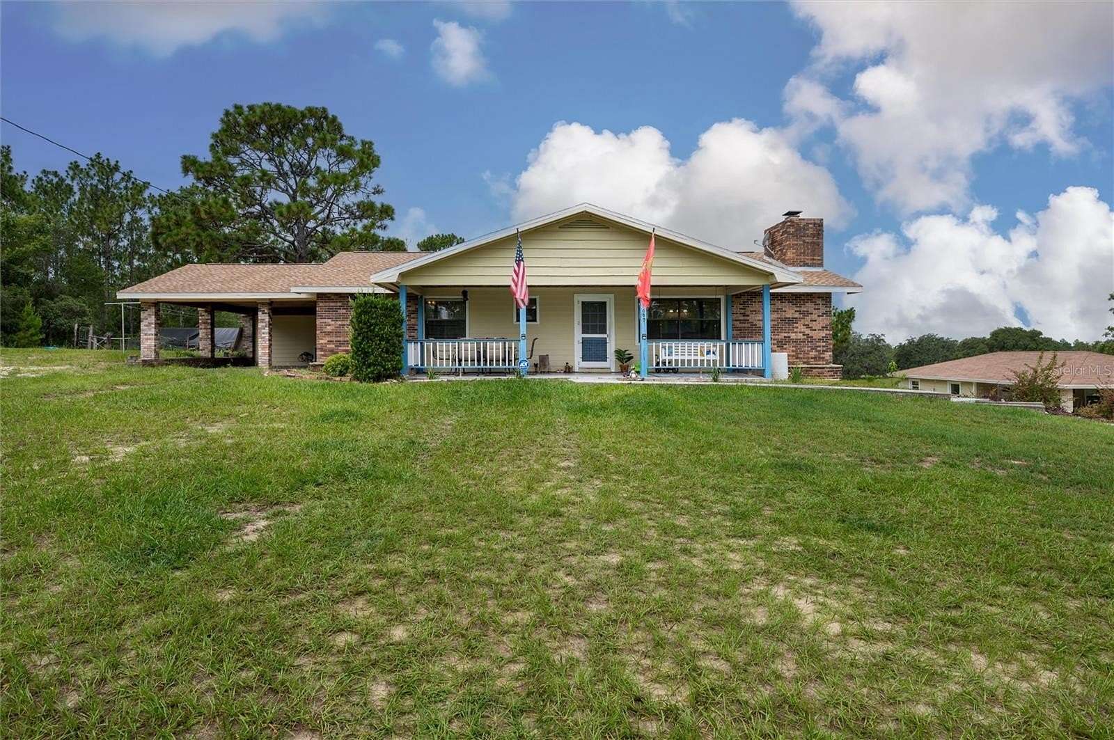 5 Acres of Residential Land with Home for Sale in Dunnellon, Florida