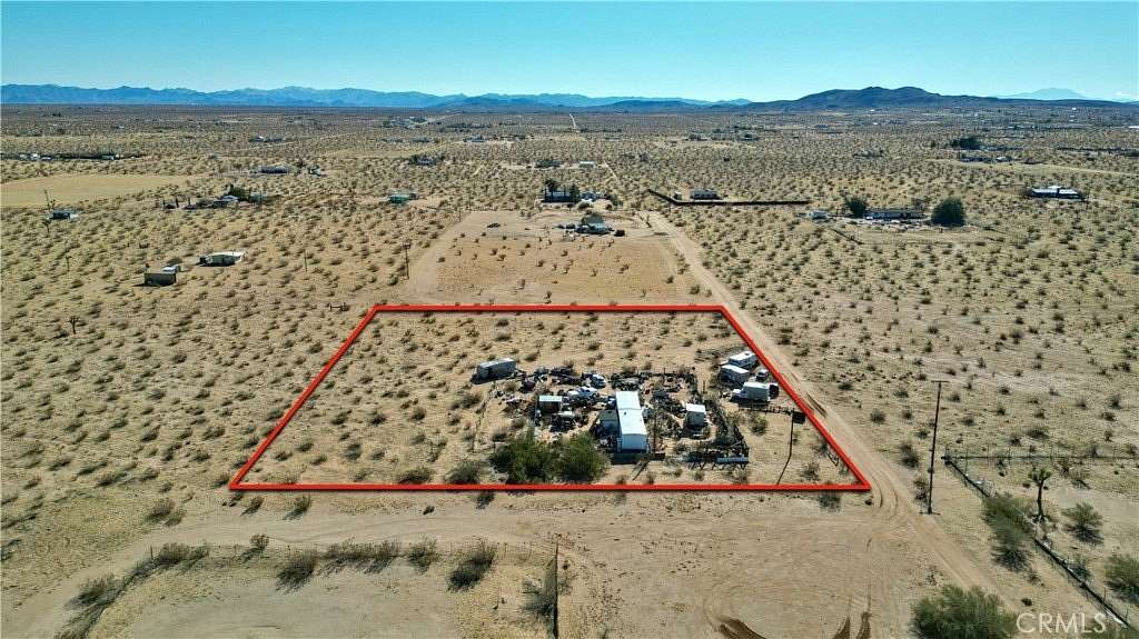 2.5 Acres of Residential Land with Home for Sale in Landers, California