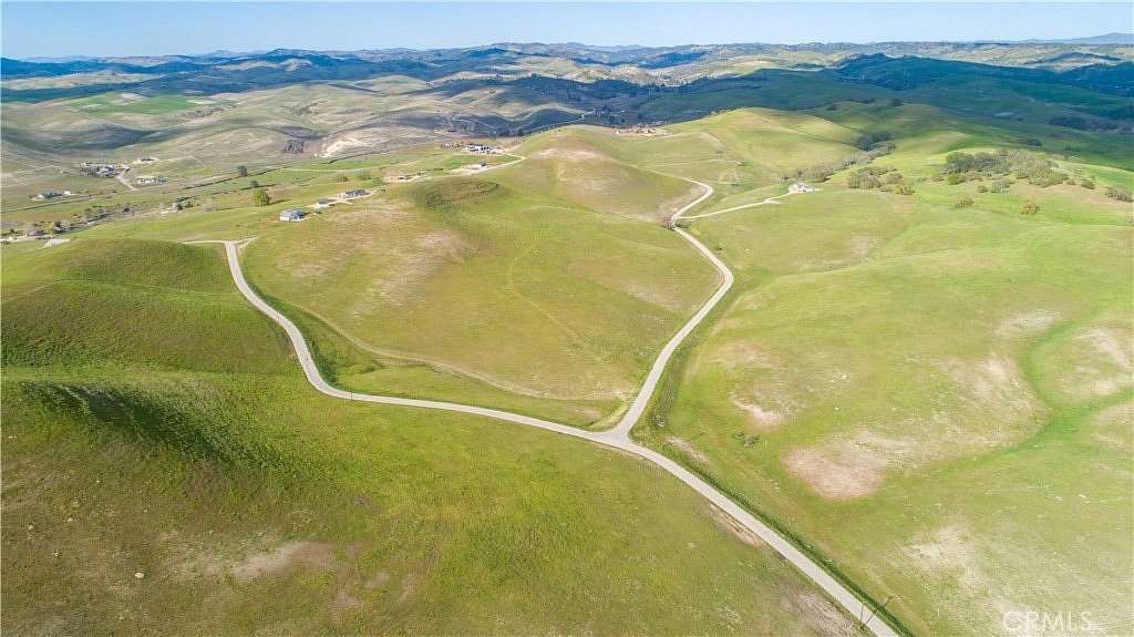 32 Acres of Land for Sale in San Miguel, California