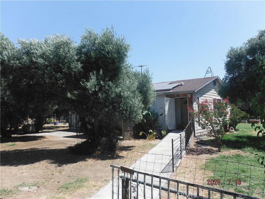 5 Acres of Residential Land with Home for Sale in Corning, California