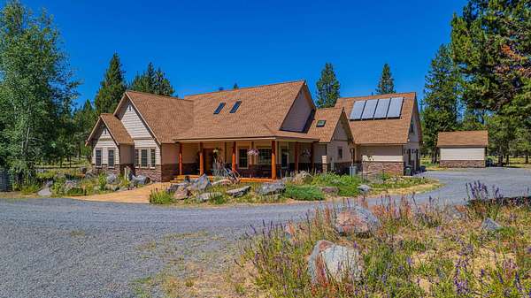 14.7 Acres of Land with Home for Sale in Bend, Oregon