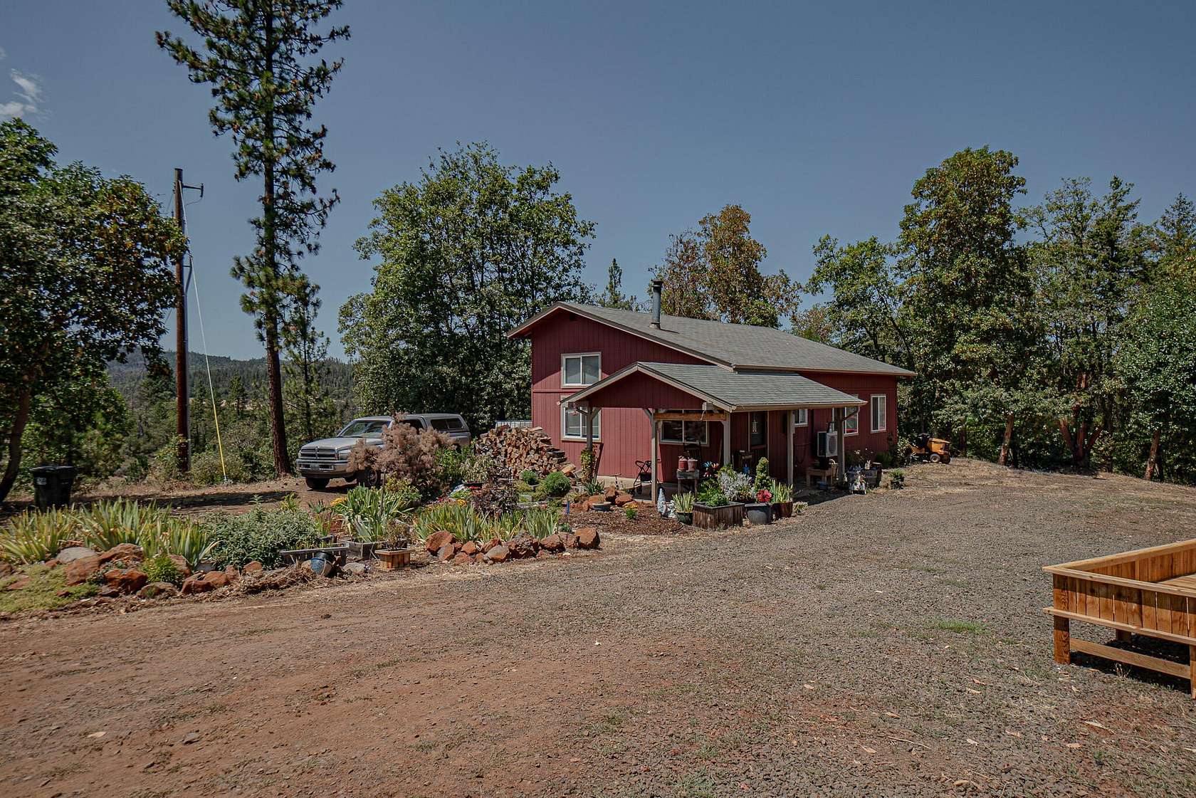 9.68 Acres of Residential Land with Home for Sale in Eagle Point, Oregon