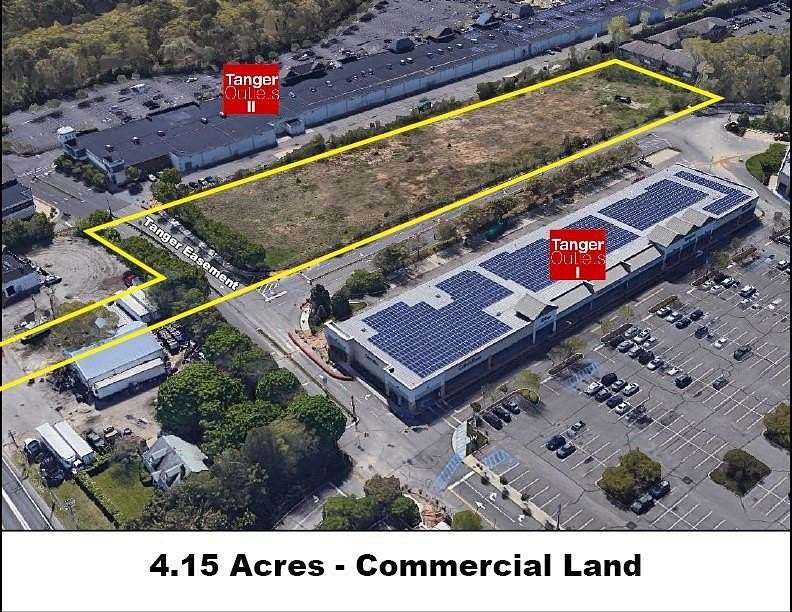 4.15 Acres of Commercial Land for Sale in Riverhead, New York
