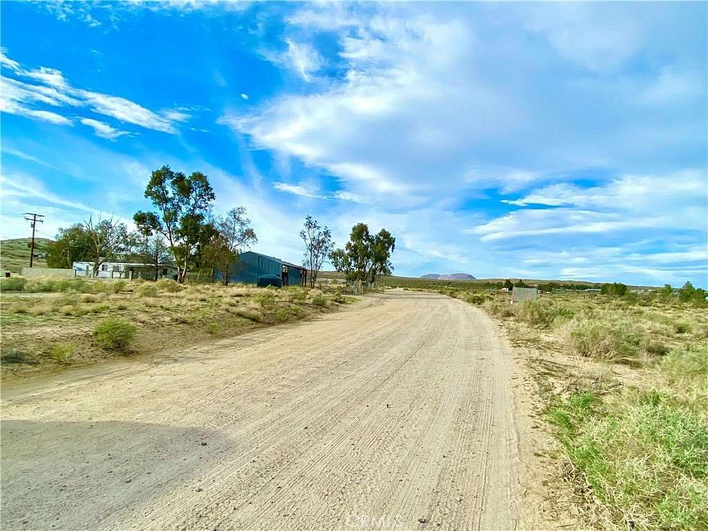 1.22 Acres of Land for Sale in Rosamond, California
