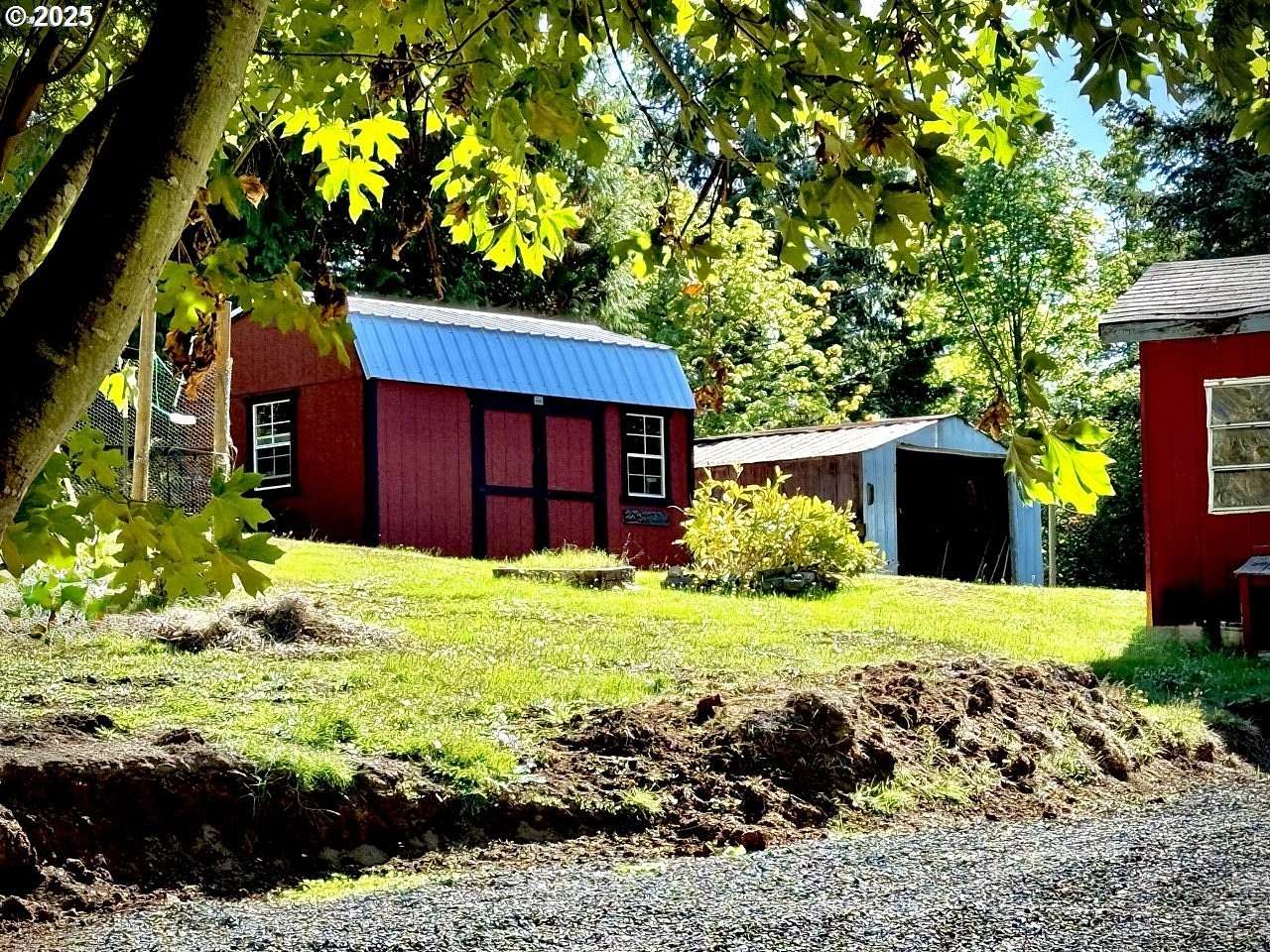 4.27 Acres of Residential Land with Home for Sale in Scotts Mills, Oregon