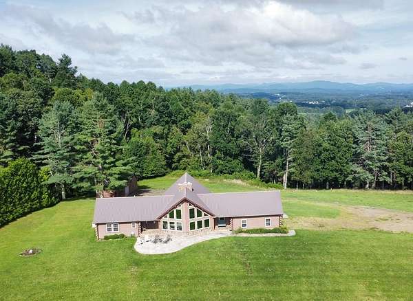 15.3 Acres of Land with Home for Sale in Woodlawn, Virginia