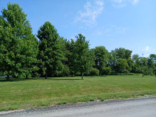 1.2 Acres of Residential Land for Sale in Kincaid, Illinois
