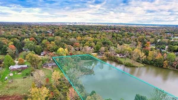 3.82 Acres of Residential Land for Sale in Farmington Hills, Michigan