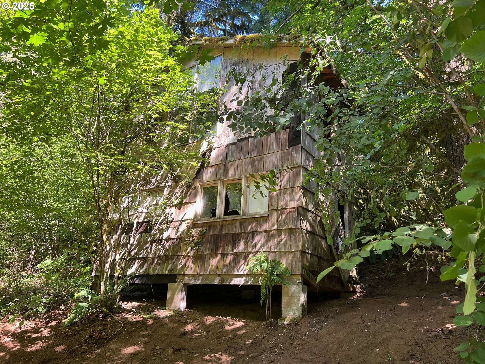 9.25 Acres of Residential Land with Home for Sale in Corbett, Oregon