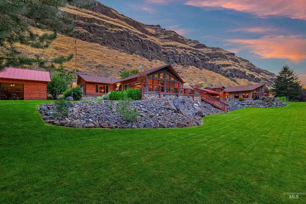 5 Acres of Residential Land with Home for Sale in Asotin, Washington