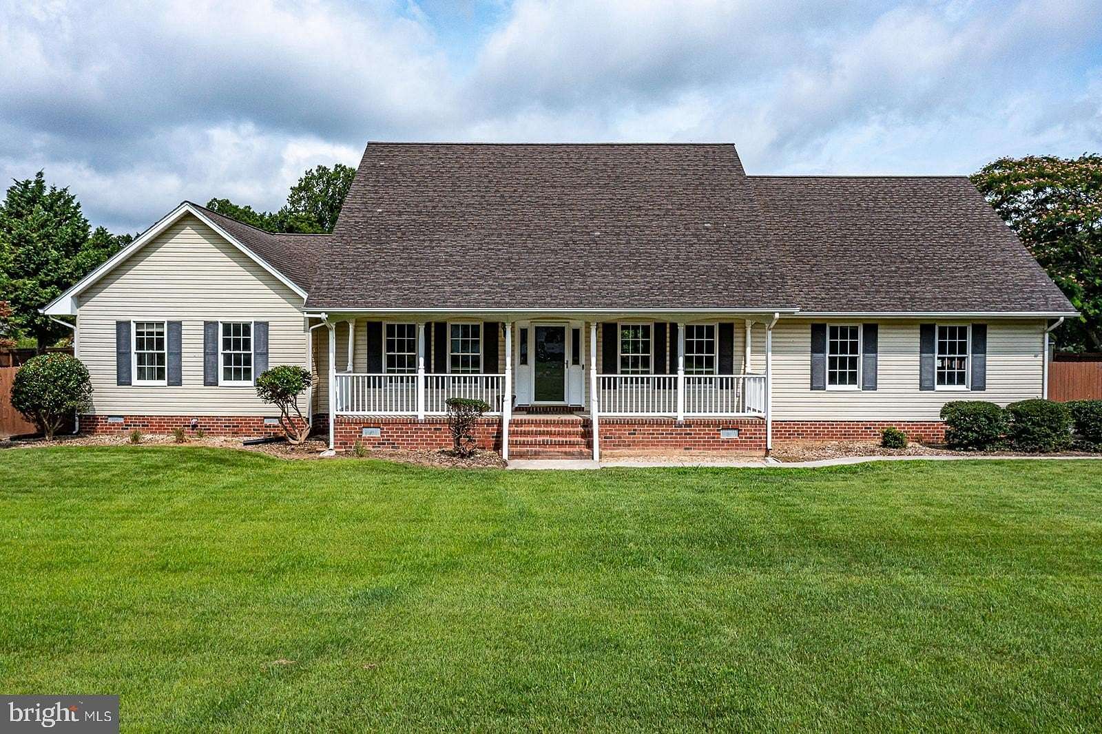 1.5 Acres of Residential Land with Home for Sale in Urbanna, Virginia