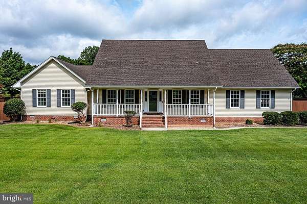 1.5 Acres of Residential Land with Home for Sale in Urbanna, Virginia