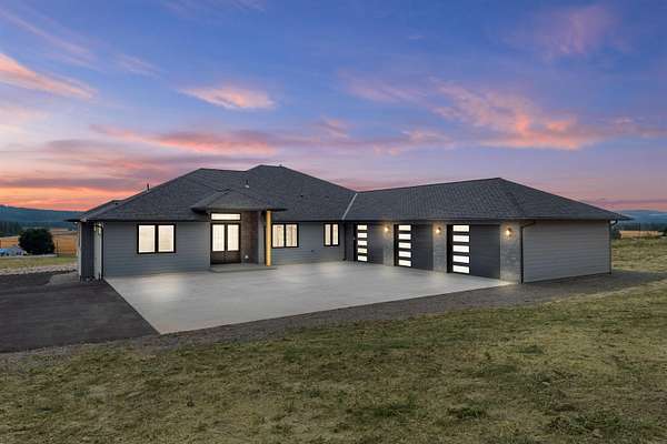 9.6 Acres of Residential Land with Home for Sale in Chattaroy, Washington