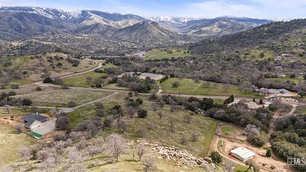 4.59 Acres of Residential Land for Sale in Keene, California