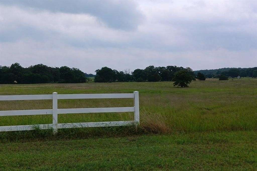 9.47 Acres of Land for Sale in Whitesboro, Texas