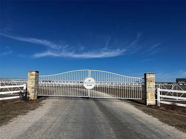 9.47 Acres of Land for Sale in Whitesboro, Texas