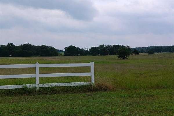 9.47 Acres of Land for Sale in Whitesboro, Texas