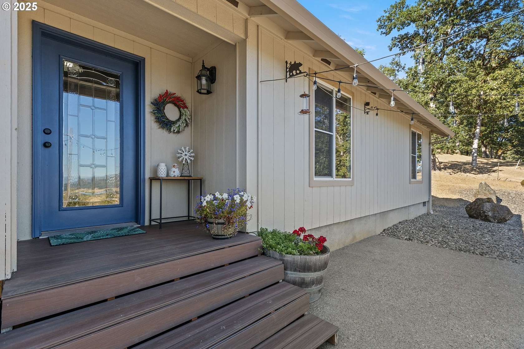 5 Acres of Residential Land with Home for Sale in Roseburg, Oregon