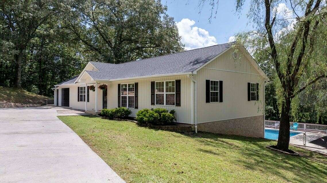 1.83 Acres of Residential Land with Home for Sale in Dayton, Tennessee