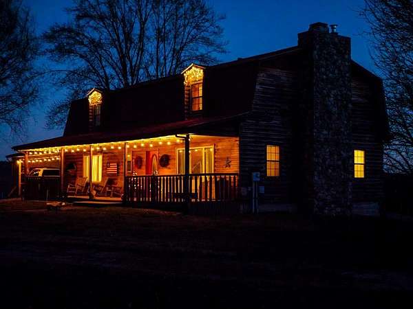 5 Acres of Residential Land with Home for Sale in Sparta, Tennessee