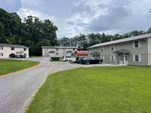 2 Acres of Improved Residential Land for Sale in Pineville, Kentucky