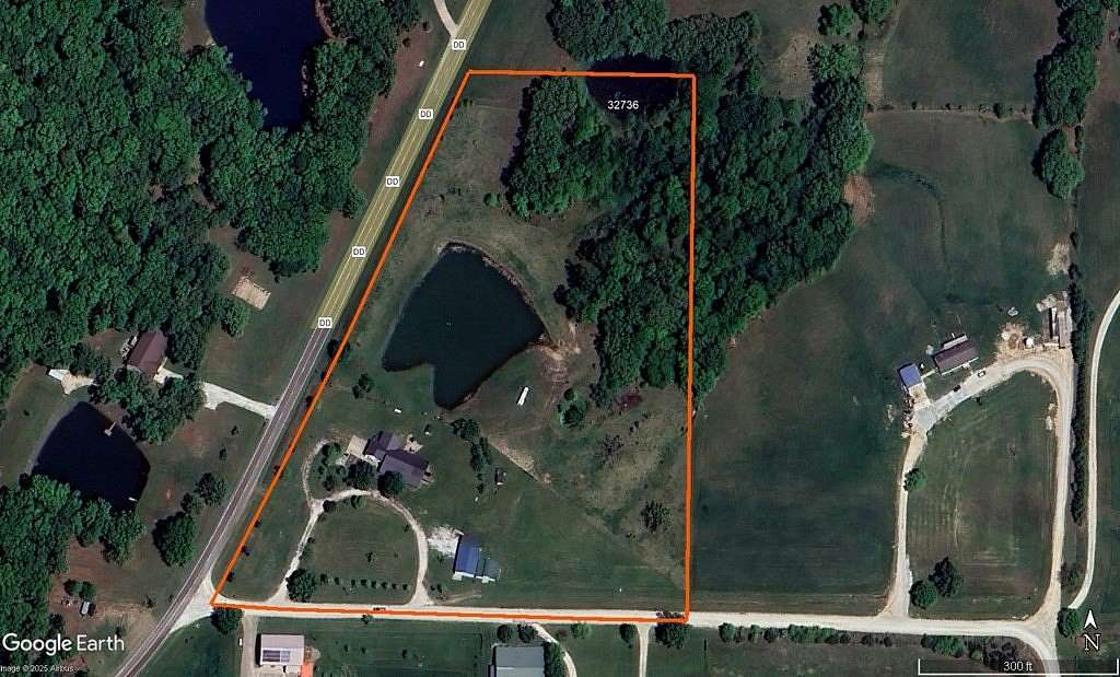 9.6 Acres of Residential Land with Home for Sale in Macon, Missouri