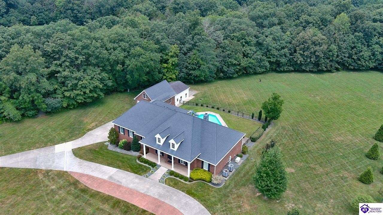 8.66 Acres of Residential Land with Home for Sale in Elizabethtown, Kentucky