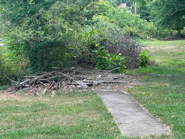 0.5 Acres of Land for Sale in Narrows, Virginia
