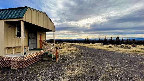 160 Acres of Land with Home for Sale in Prineville, Oregon