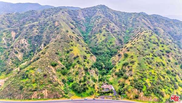 30 Acres of Land for Sale in Sun Valley, California