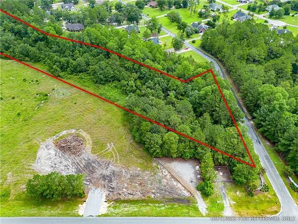 13.8 Acres of Mixed-Use Land for Sale in Jesup, Georgia