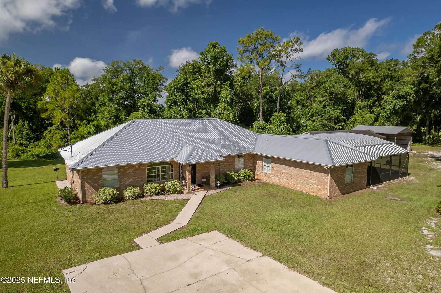 5.38 Acres of Residential Land with Home for Sale in Hawthorne, Florida